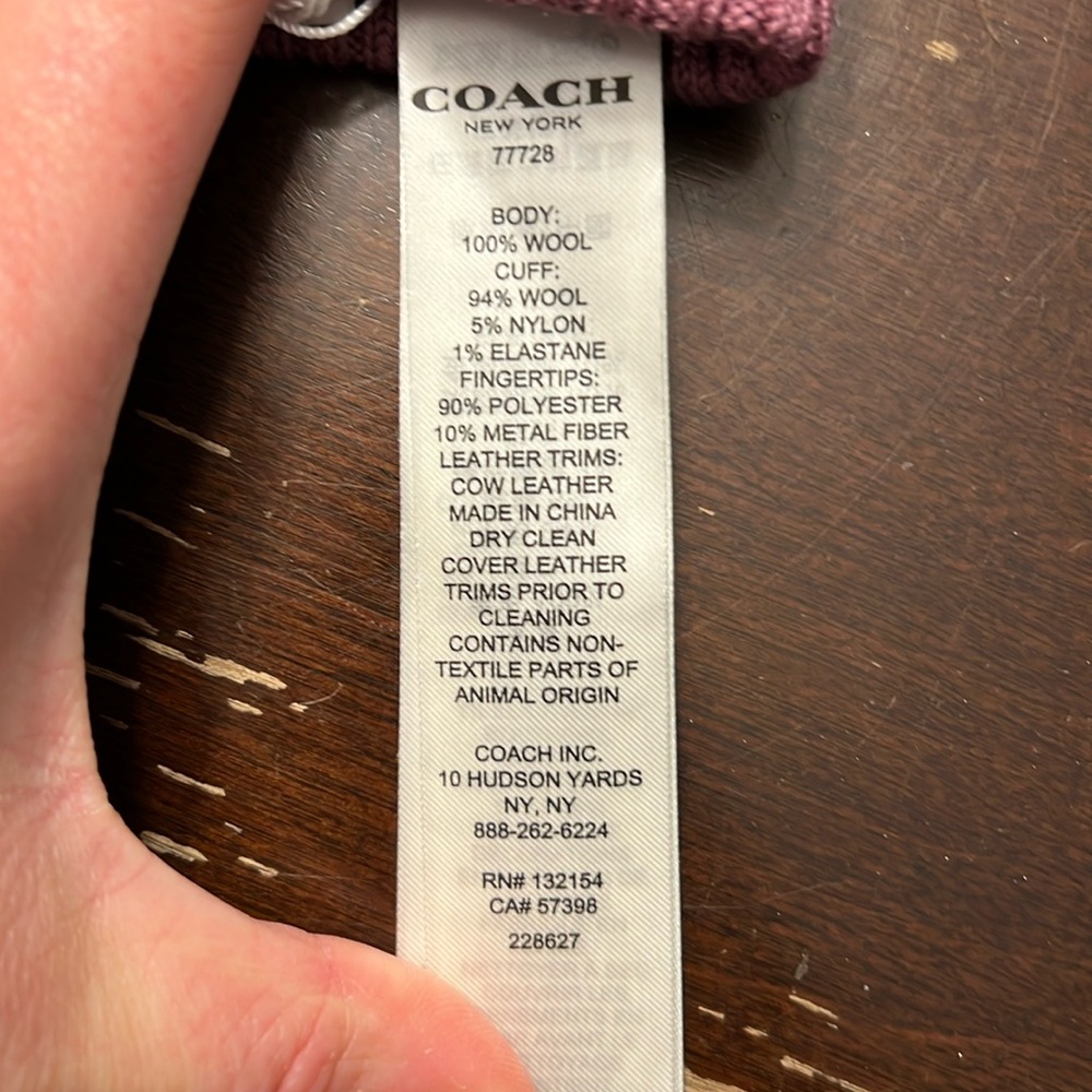 Coach Knit Tech gloves - Picture 5 of 5